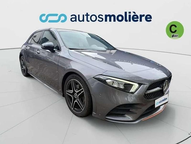Usado Mercedes A180 136 CV (100 kW) 2019 Gris Utilitario