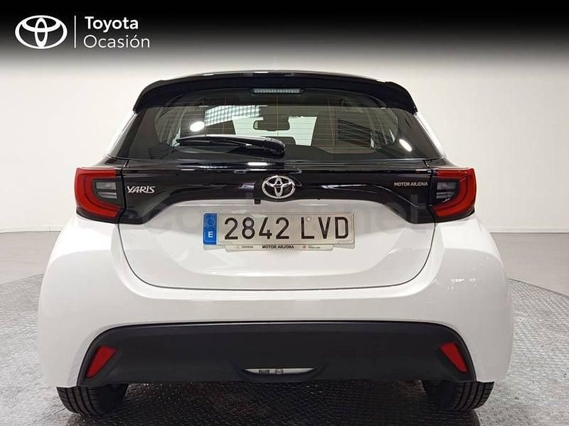 Usado Toyota Yaris 125 CV (91 kW) 2021 Blanco Utilitario