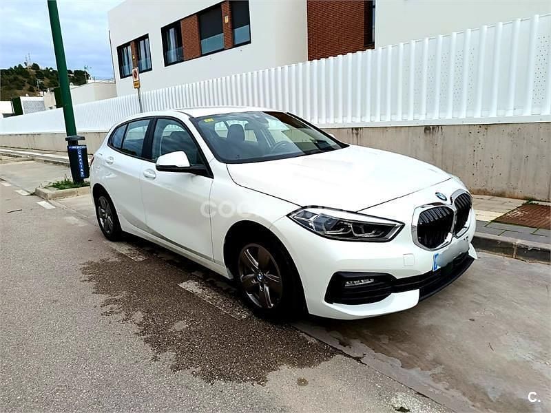 Usado BMW 118 Comfort Edition 136 CV (100 kW) 2019 Blanco Utilitario