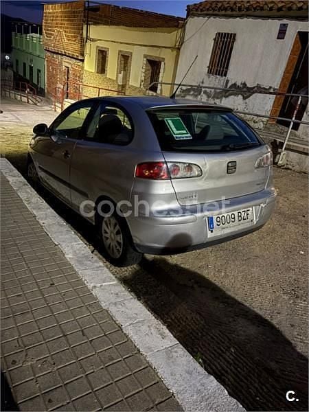 Usado Seat Ibiza Stella 64 CV (47 kW) 2002 Gris / plata Utilitario