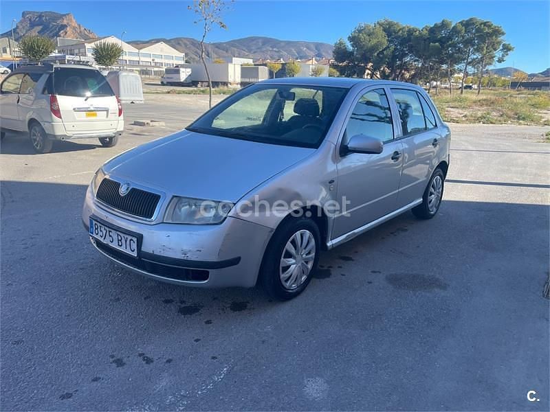 Gris / plata Usado 2002 Skoda Fabia Comfort Familiar | 1400 € (Super precio) - Imagen 1/4