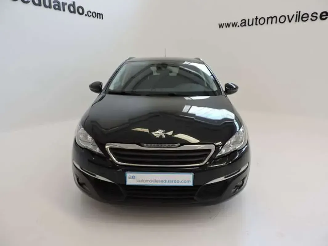 Usado Peugeot 308 SW Style 120 CV (88 kW) 2017 Negro Familiar