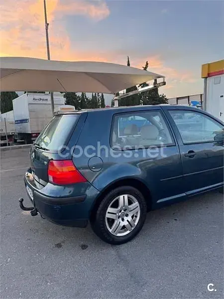 Usado VW Golf IV 105 CV (77 kW) 2002 Verde Berlina