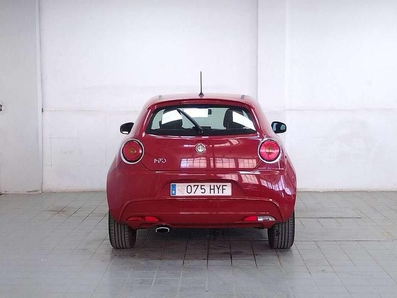 Usado Alfa Romeo MiTo Distinctive 95 CV (69 kW) 2014 Rojo Utilitario