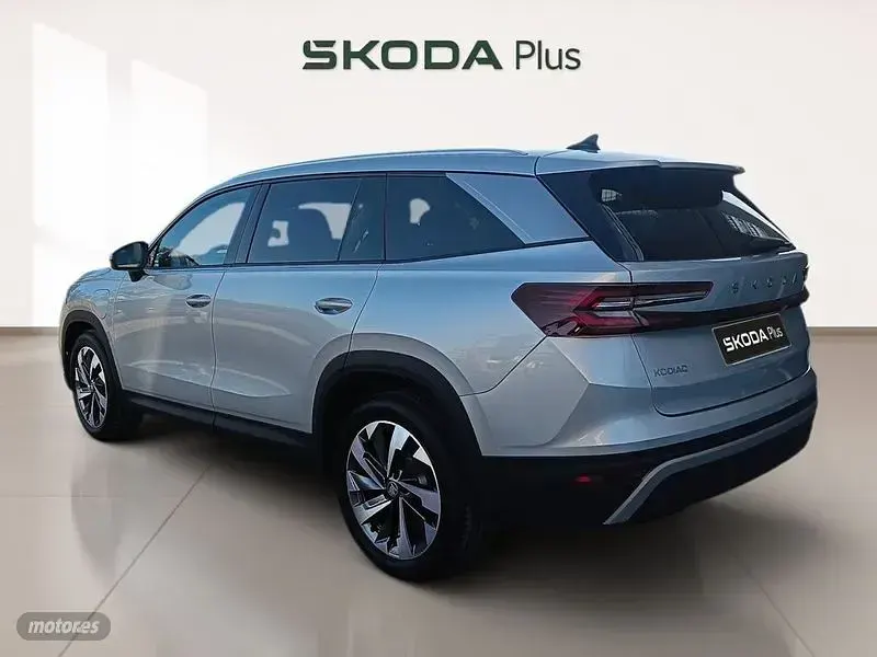 Usado Skoda Kodiaq 204 CV (150 kW) 2025 Gris / plateado SUV