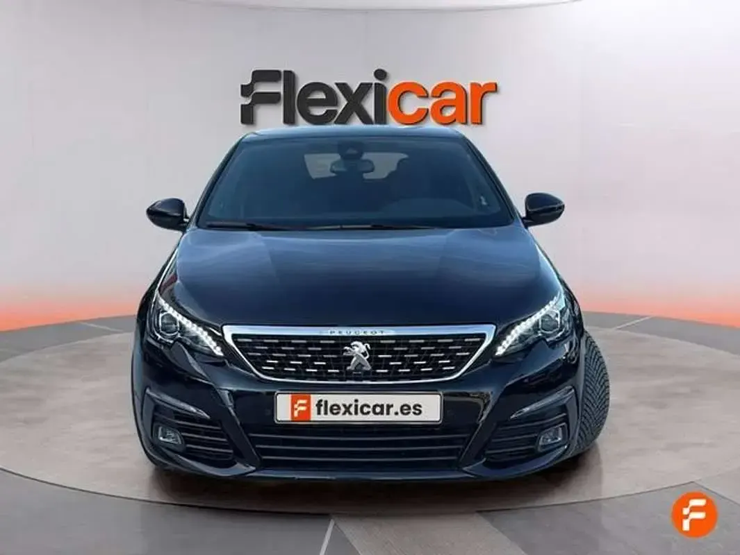 Usado Peugeot 308 GT-line 131 CV (96 kW) 2019 Negro Berlina