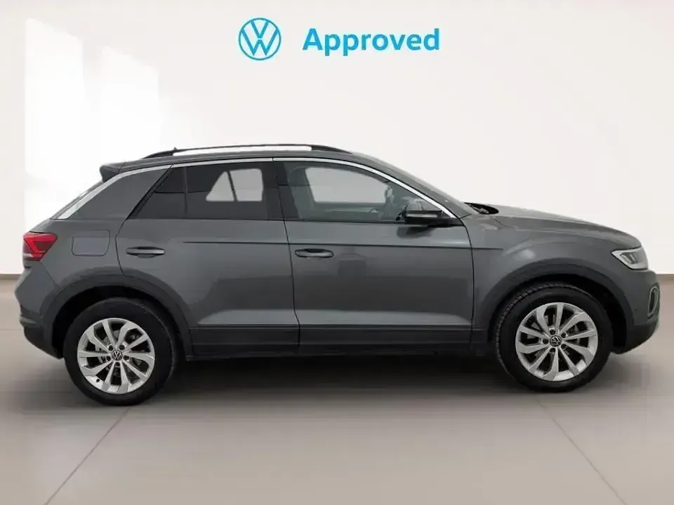 Usado VW T-Roc Life 110 CV (80 kW) 2022 Gris SUV