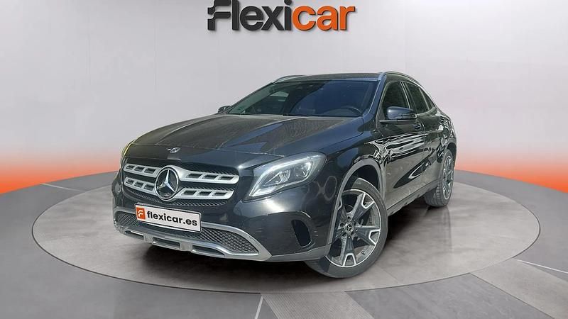 Usado Mercedes GLA200 136 CV (100 kW) 2019 Negro SUV