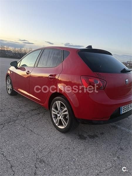 Usado Seat Ibiza Copa 90 CV (66 kW) 2012 Rojo Berlina
