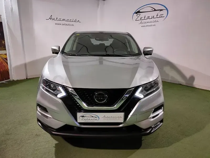 Usado Nissan Qashqai N-Connecta 130 CV (95 kW) 2018 Gris / plata SUV