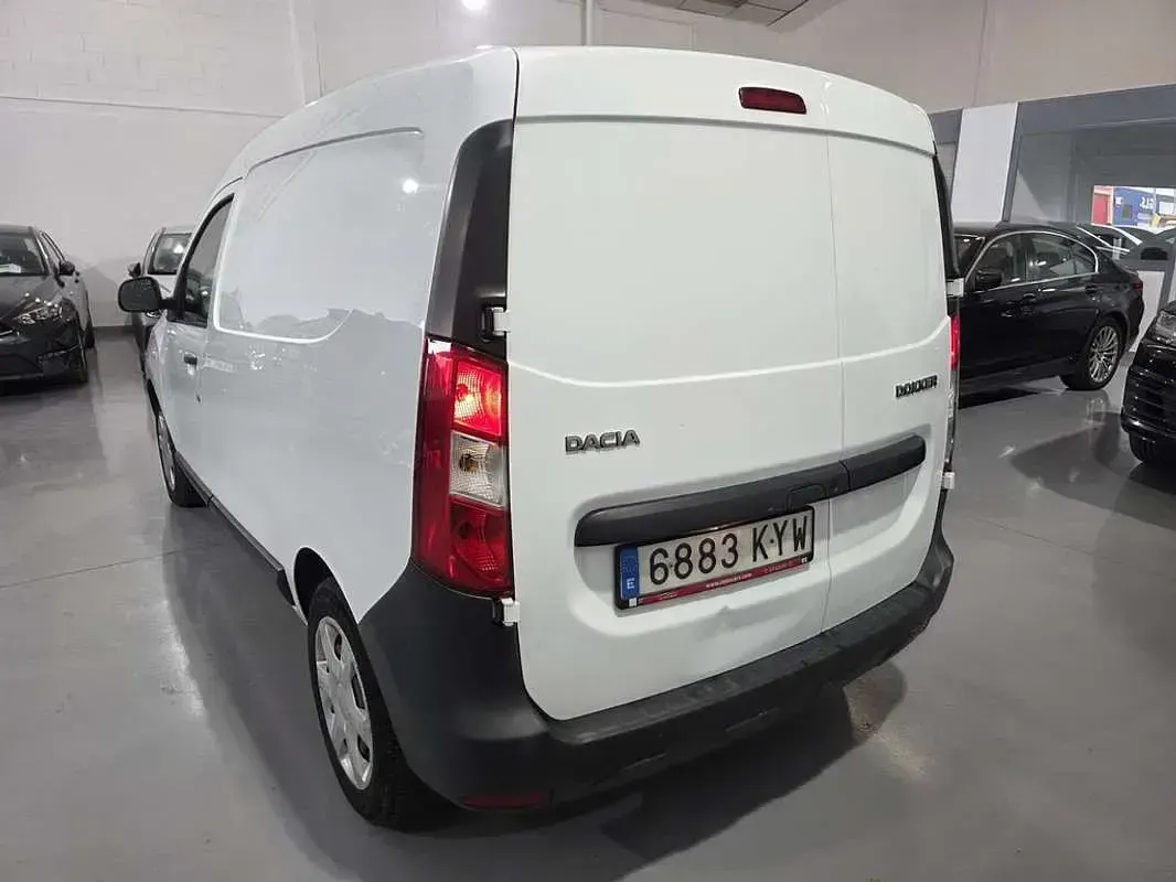 Usado Dacia Dokker Essentiel 98 CV (72 kW) 2019 Blanco Monovolumen