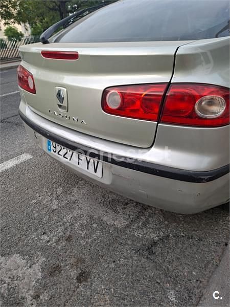 Usado Renault Laguna III Dynamique 130 CV (95 kW) 2007 Verde Berlina
