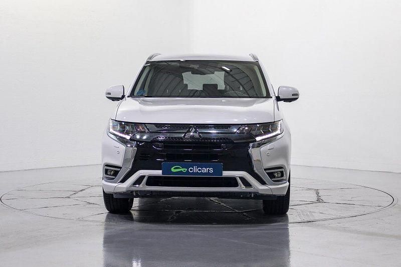 Usado Mitsubishi Outlander P-HEV 224 CV (164 kW) 2021 Blanco SUV