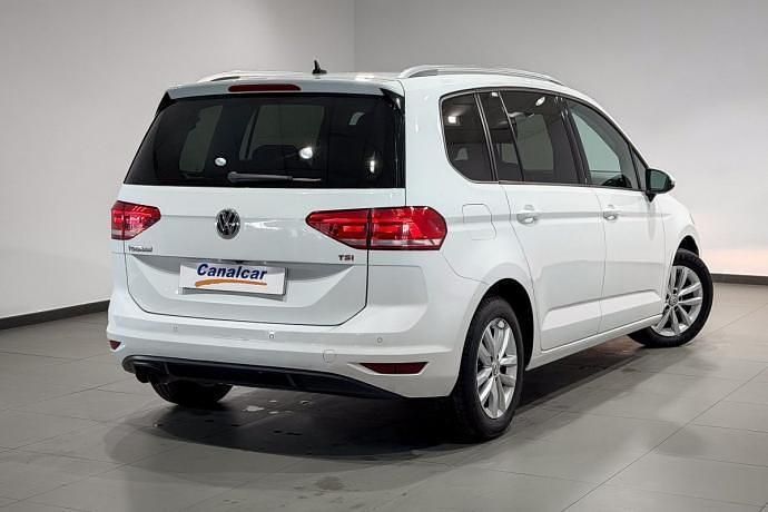 Usado VW Touran Advance 150 CV (110 kW) 2017 Blanco Monovolumen