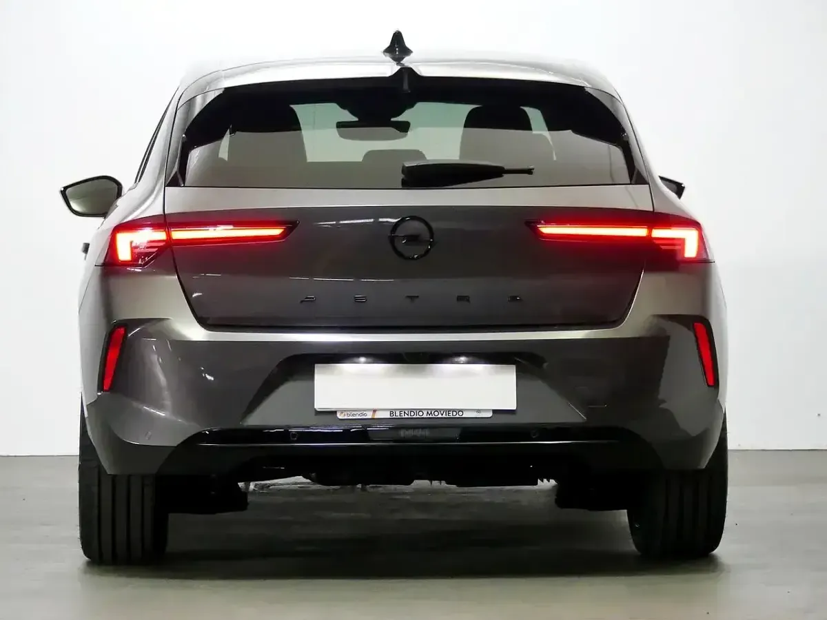 Usado Opel Astra S 131 CV (96 kW) 2023 Gris Utilitario