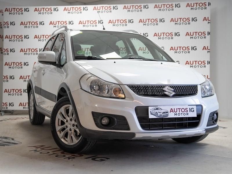 Usado Suzuki SX4 GLX 120 CV (88 kW) 2012 Blanco SUV