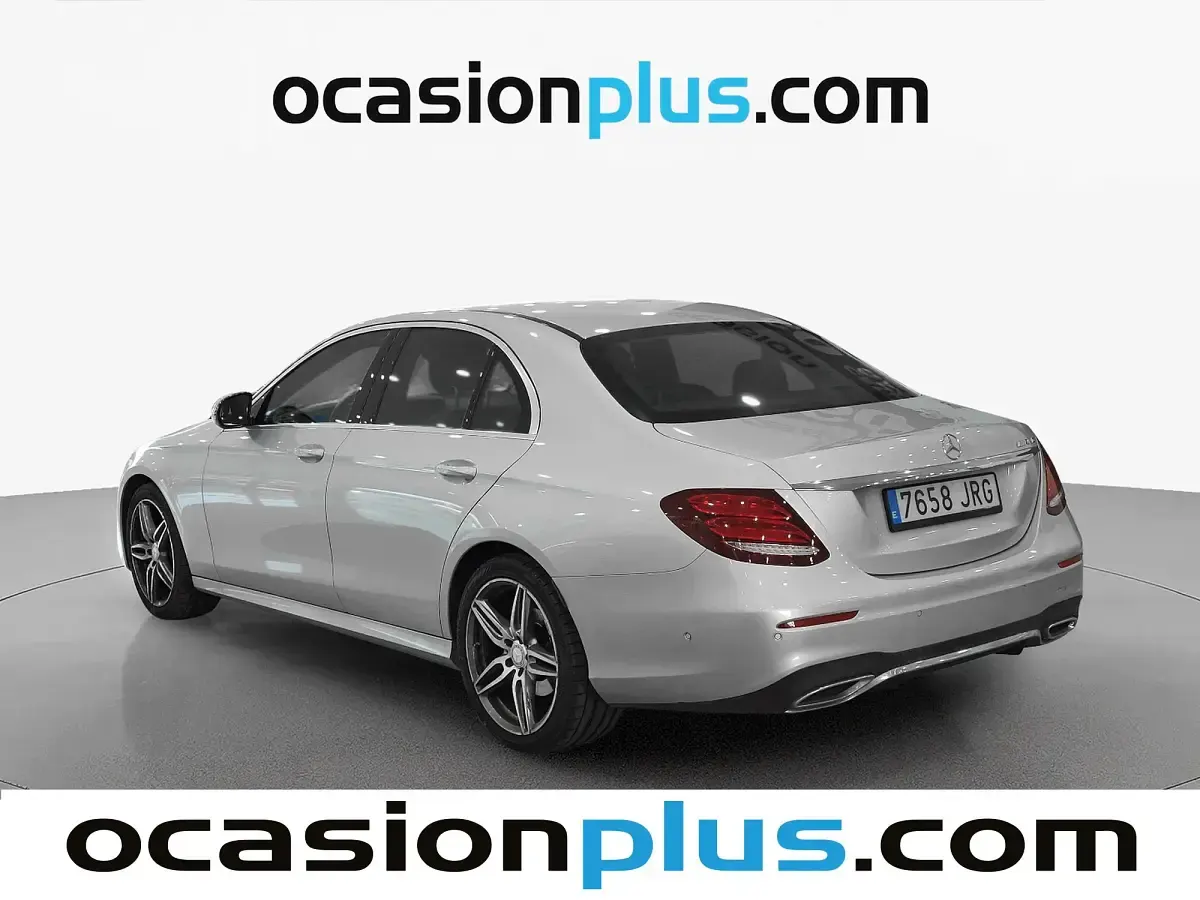 Usado Mercedes E220 194 CV (142 kW) 2016 Gris plata Berlina