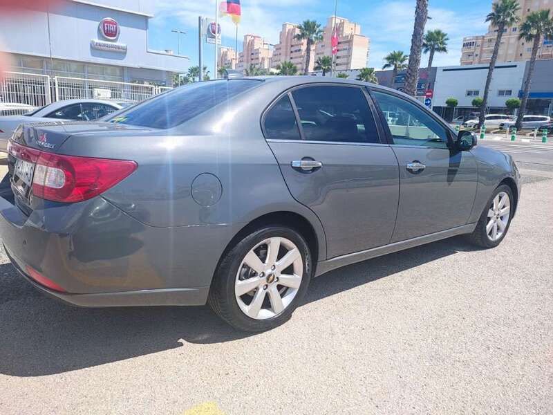 Usado Chevrolet Epica 150 CV (110 kW) 2010 Gris Berlina