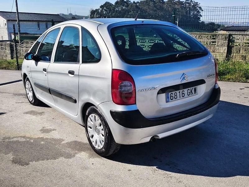 Usado Citroën Xsara Picasso 110 CV (80 kW) 2009 Gris / plata Monovolumen