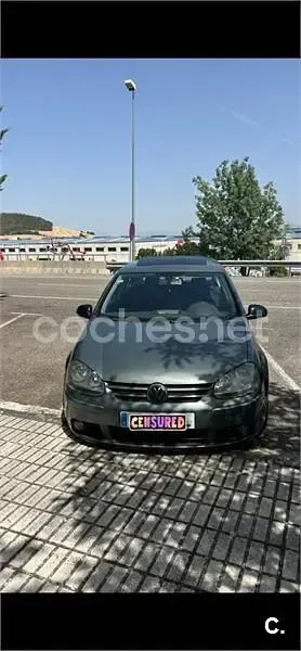 Usado VW Golf IV Highline 140 CV (102 kW) 2004 Gris / plata Berlina