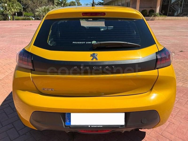 Usado Peugeot 208 Active 75 CV (55 kW) 2021 Naranja Utilitario
