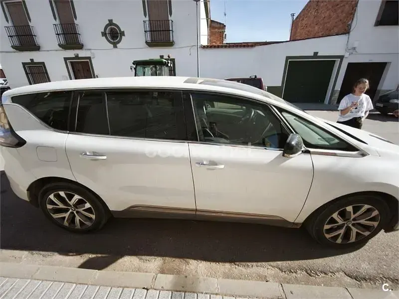 Usado Renault Espace Zen 160 CV (117 kW) 2016 Blanco Monovolumen