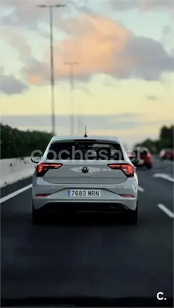 Usado VW Polo 95 CV (69 kW) 2024 Beige Utilitario