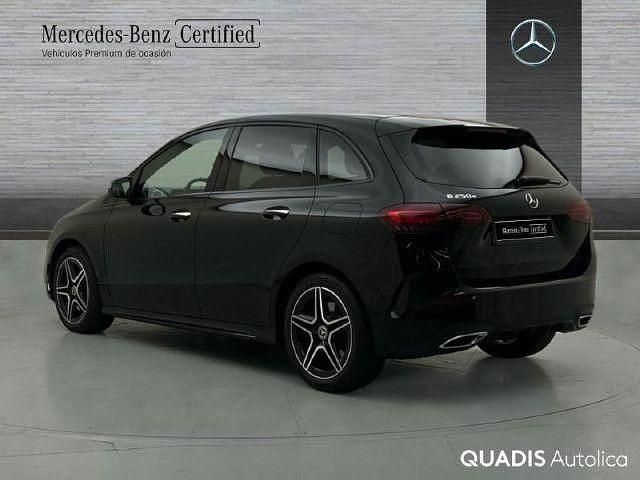 Usado Mercedes B250e 218 CV (160 kW) 2025 Negro cosmos Monovolumen