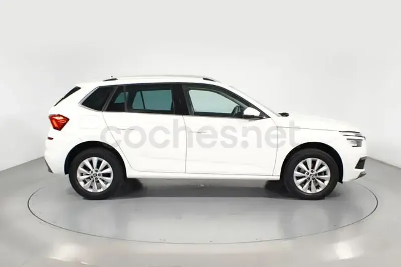 Usado Skoda Kamiq 110 CV (80 kW) 2022 Blanco SUV