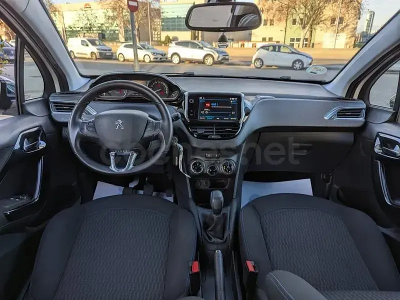 Usado Peugeot 208 Signature Sky 99 CV (72 kW) 2019 Blanco Utilitario