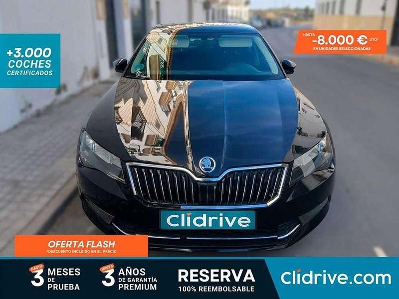 Usado Skoda Superb Ambition 150 CV (110 kW) 2018 Negro Berlina