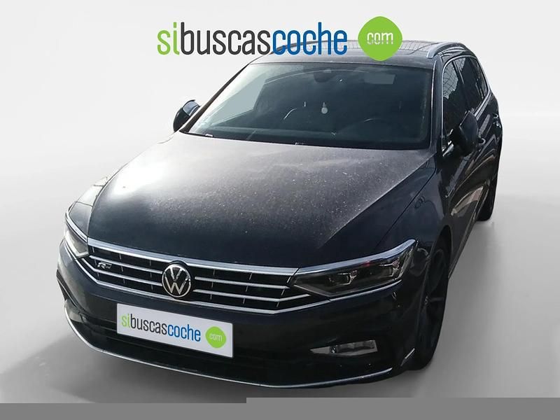 Usado VW Passat R-line 200 CV (147 kW) 2022 Negro Familiar