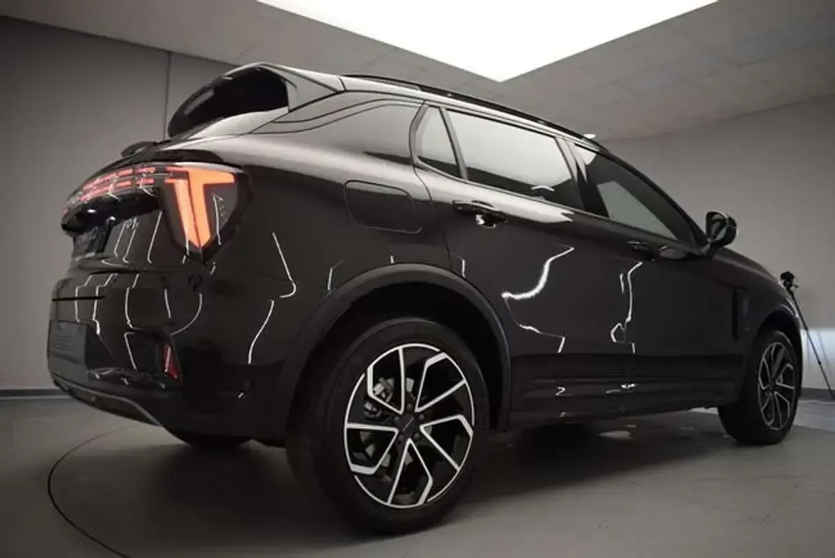 Usado Lynk & Co 01 279 CV (205 kW) 2026 Negro SUV