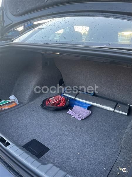 Usado BMW 318 Comfort Edition 122 CV (89 kW) 2008 Gris / plata Berlina