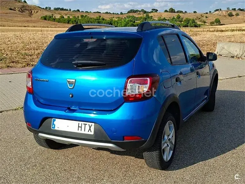 Usado Dacia Sandero Stepway 90 CV (66 kW) 2013 Azul Berlina
