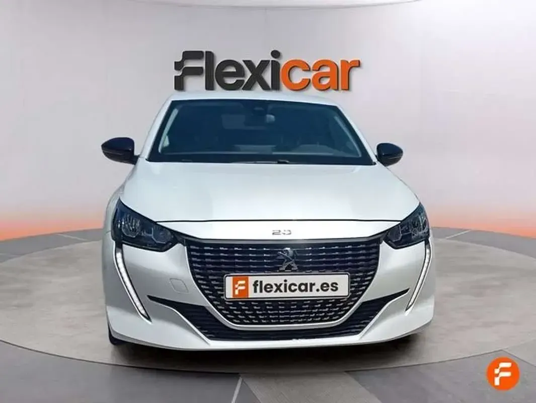 Usado Peugeot 208 Allure 101 CV (74 kW) 2022 Blanco Utilitario