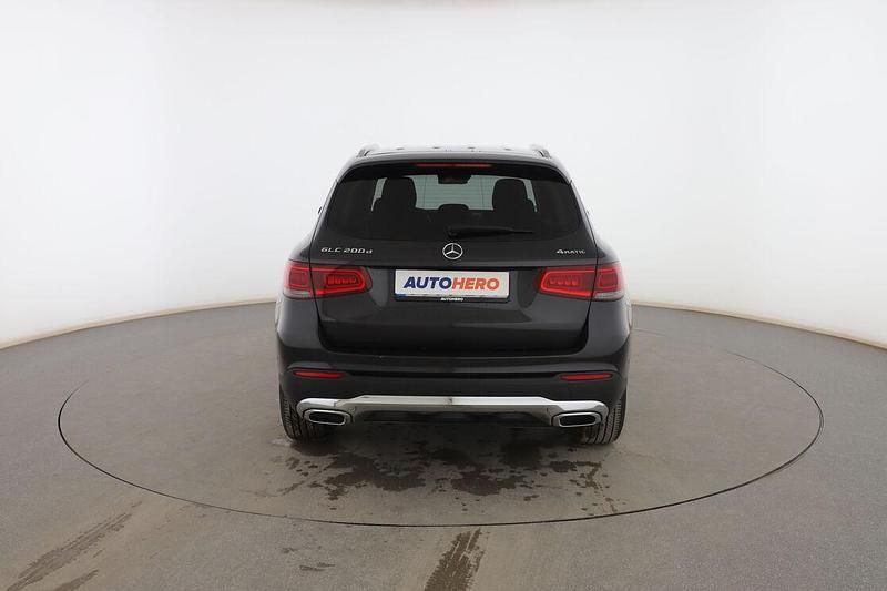 Usado Mercedes GLC200 AMG line 163 CV (119 kW) 2020 Gris SUV