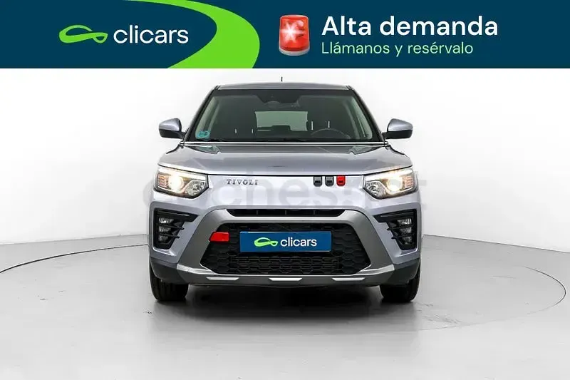 Usado SsangYong Tivoli 163 CV (119 kW) 2024 Gris / plata SUV