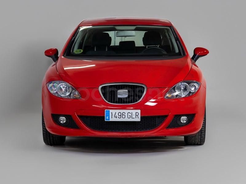 Usado Seat Leon Ecomotive 105 CV (77 kW) 2009 Rojo Utilitario