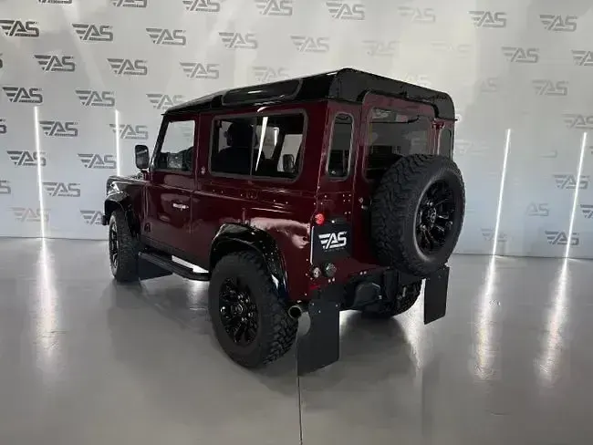 Begagnad Land Rover Defender SE 122 HK (89 kW) 2007 Röd SUV