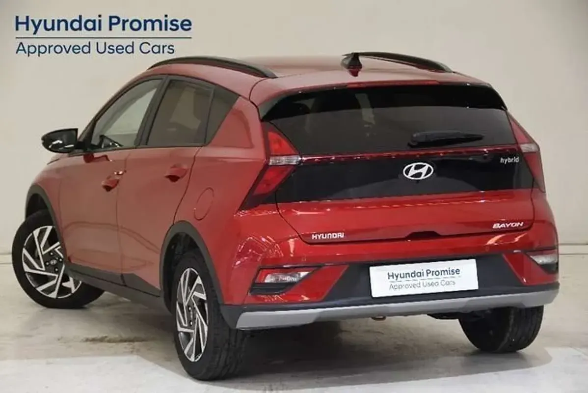 Usado Hyundai Bayon 101 CV (74 kW) 2025 Rojo SUV