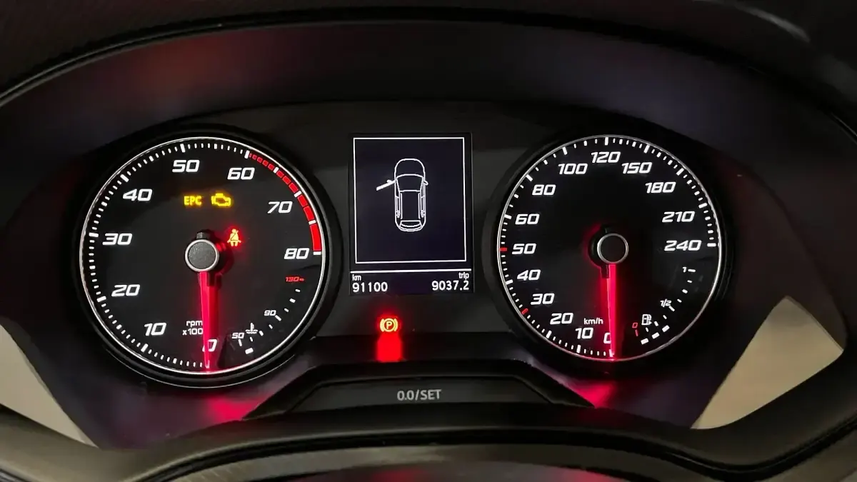 Usado Seat Arona Ecomotive 95 CV (69 kW) 2021 Blanco SUV