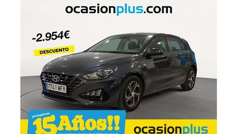 Gris Usado 2023 Hyundai i30 Utilitario | 17.228 € (Precio justo) - Imagen 1/3