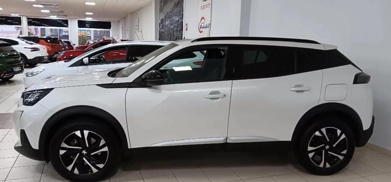 Usado Peugeot 2008 Allure 131 CV (96 kW) 2023 Blanc nacre SUV