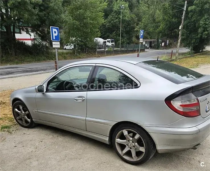 Usado Mercedes C220 Sport Edition 150 CV (110 kW) 2007 Gris / plata Berlina