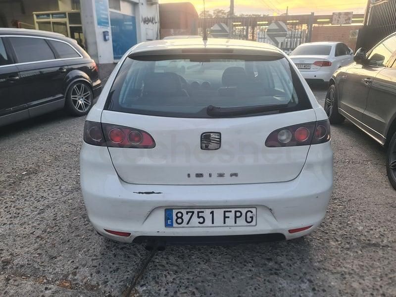 Usado Seat Ibiza Reference 100 CV (73 kW) 2007 Blanco Utilitario