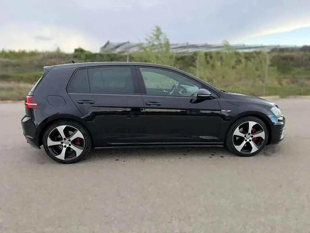 Usado VW Golf VII GTI 220 CV (161 kW) 2014 Negro Berlina