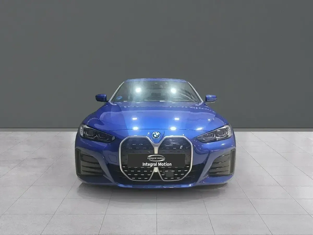 Usado BMW i4 250 kW (340 CV) 2022 Azul Berlina