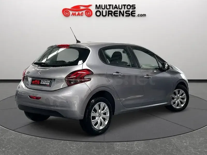 Usado Peugeot 208 Business-Line 100 CV (73 kW) 2020 Gris / plata Utilitario