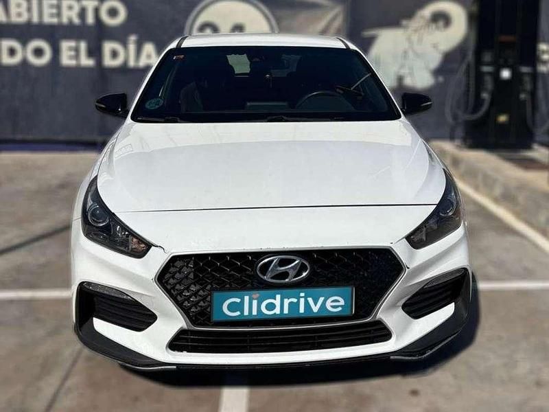 Usado Hyundai i30 N Line 120 CV (88 kW) 2019 Blanco Berlina